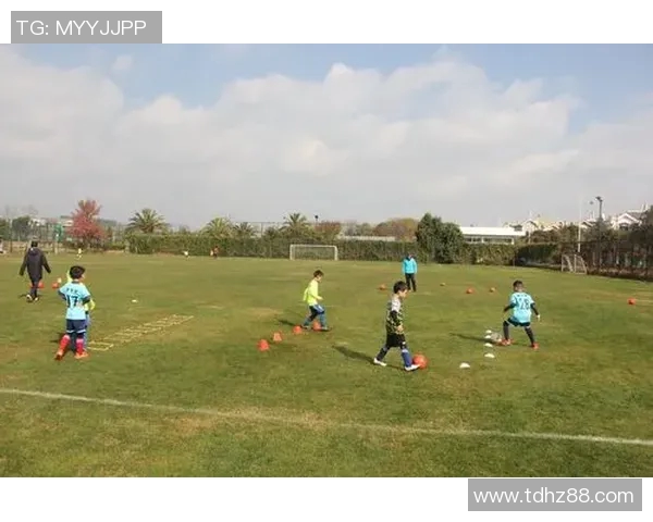 萌力满满的足球小将们用笑容与球技征服球迷心灵